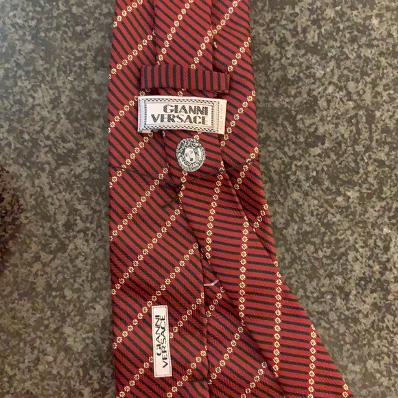 Versace tie - Picture 4 of 8